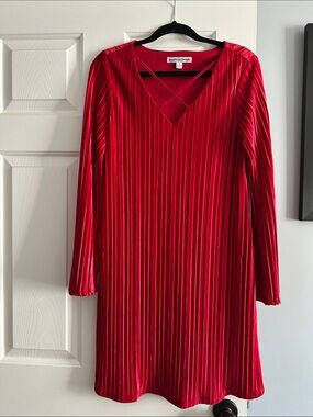 Women’s long sleeve red velvet dress